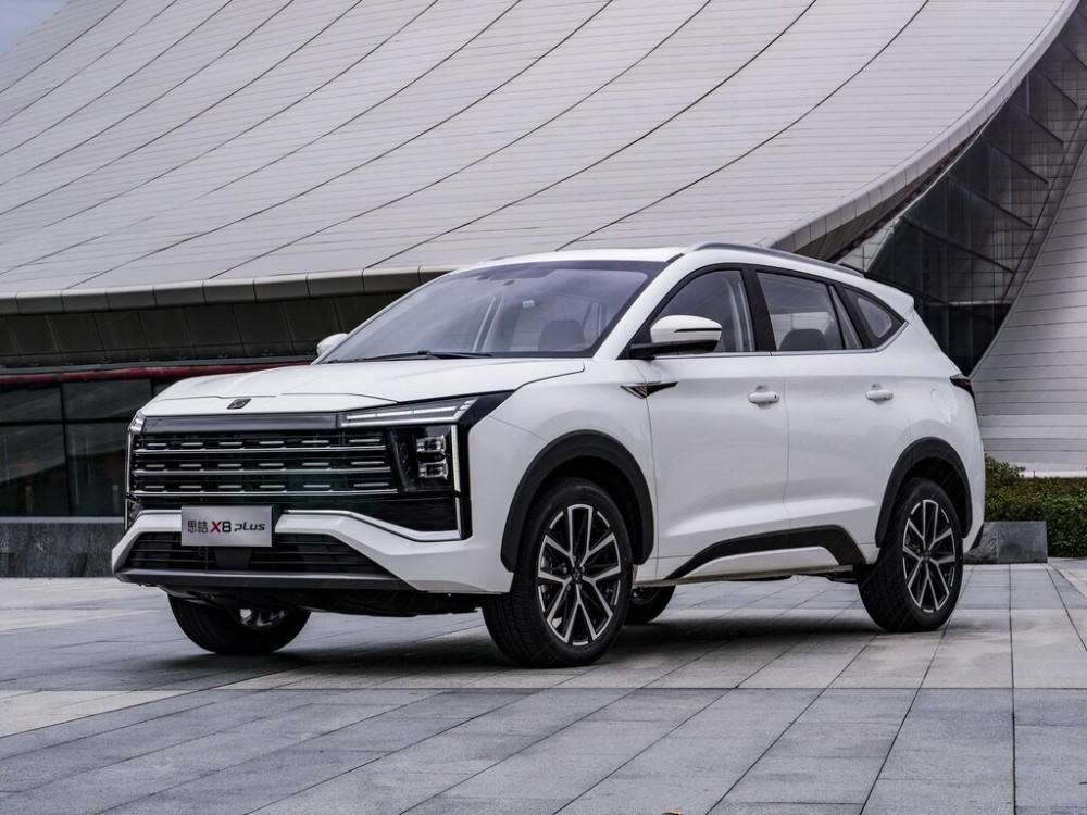 Москвич 8 и JAC SEHOL X8 Plus